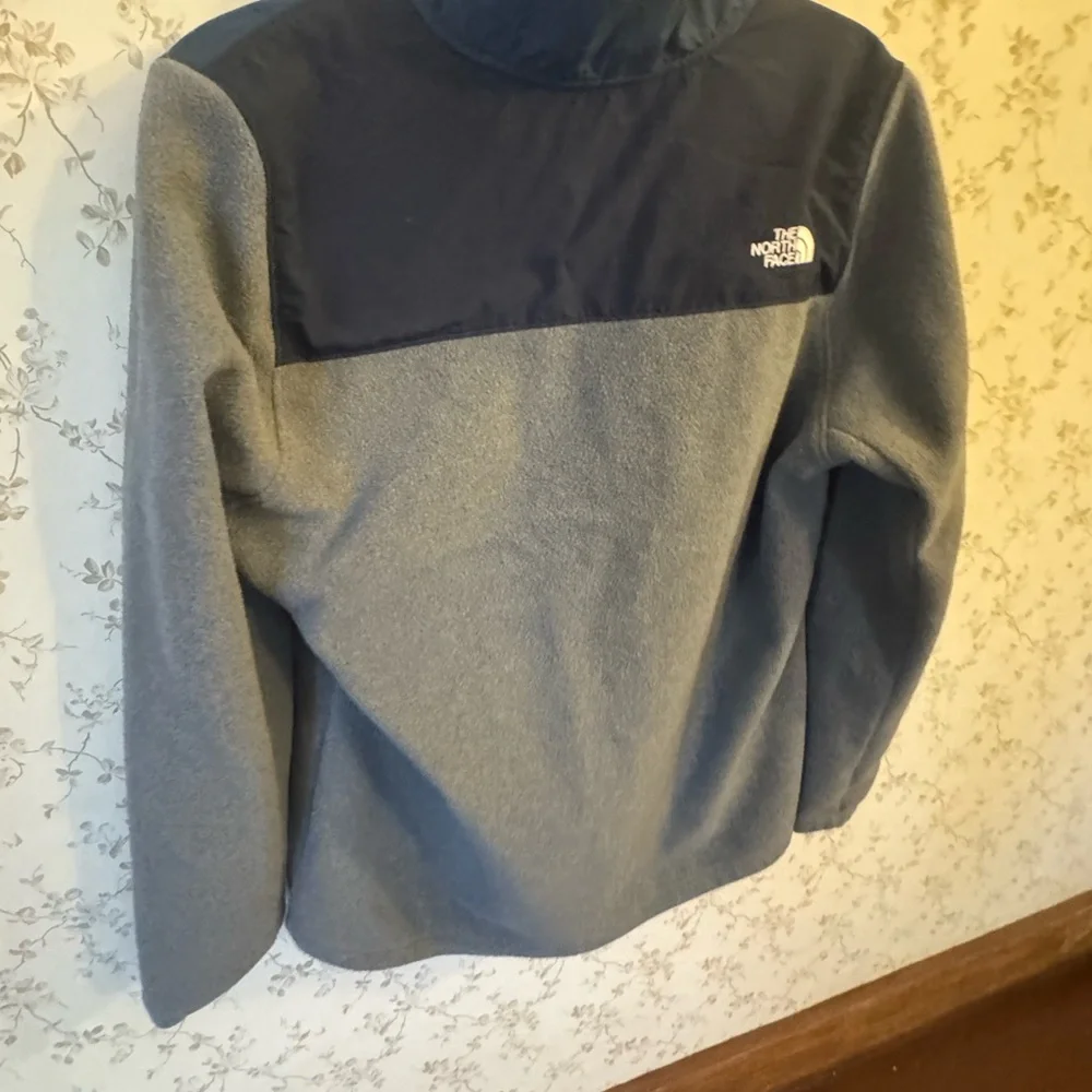 The North Face Navy and Gray Jacket - Picture 4 of 4